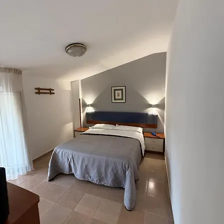 Cristal Hotel 3*