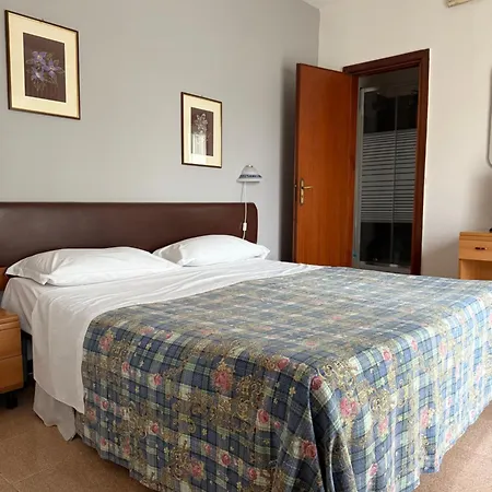 Cristal Hotel 3*