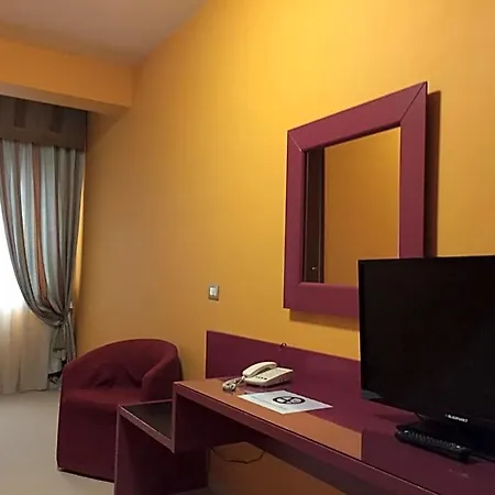 Отель Cristal 3*