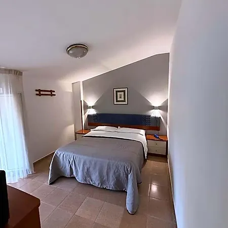 Отель Cristal 3*
