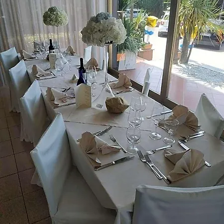 Отель Cristal 3*
