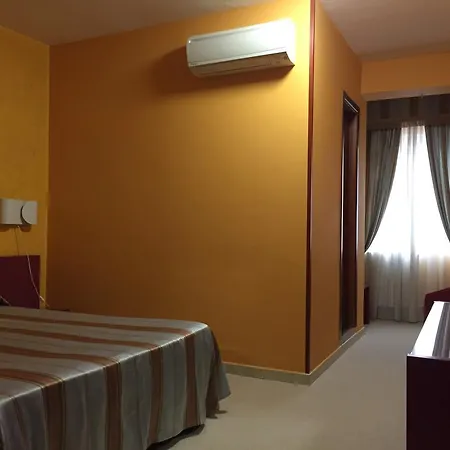 Отель Cristal 3*